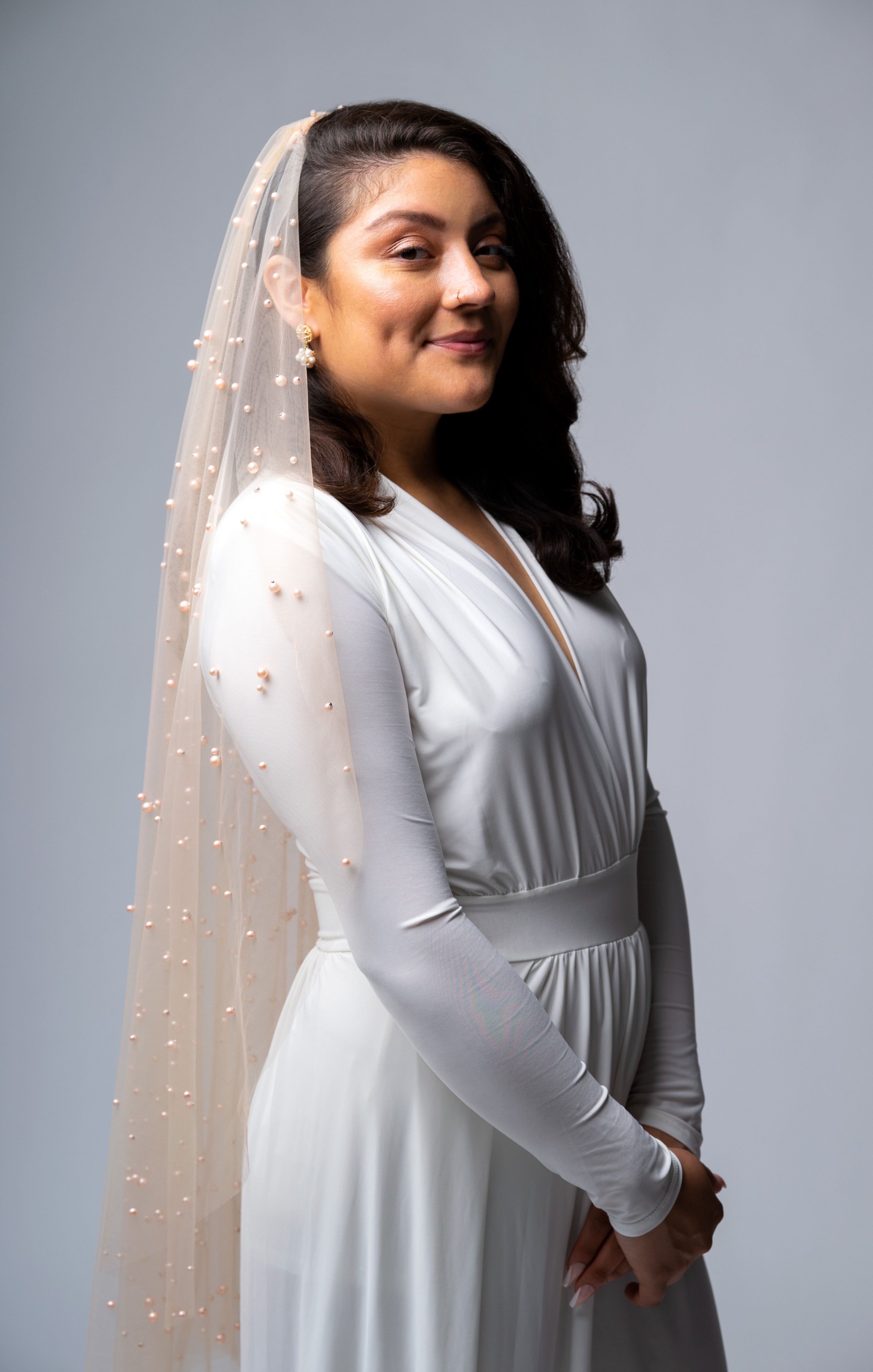 Dark Champagne Fingertip Veil With Pearls London De Sivar Dark Champagne Fingertip Veil With Pearls London De Sivar