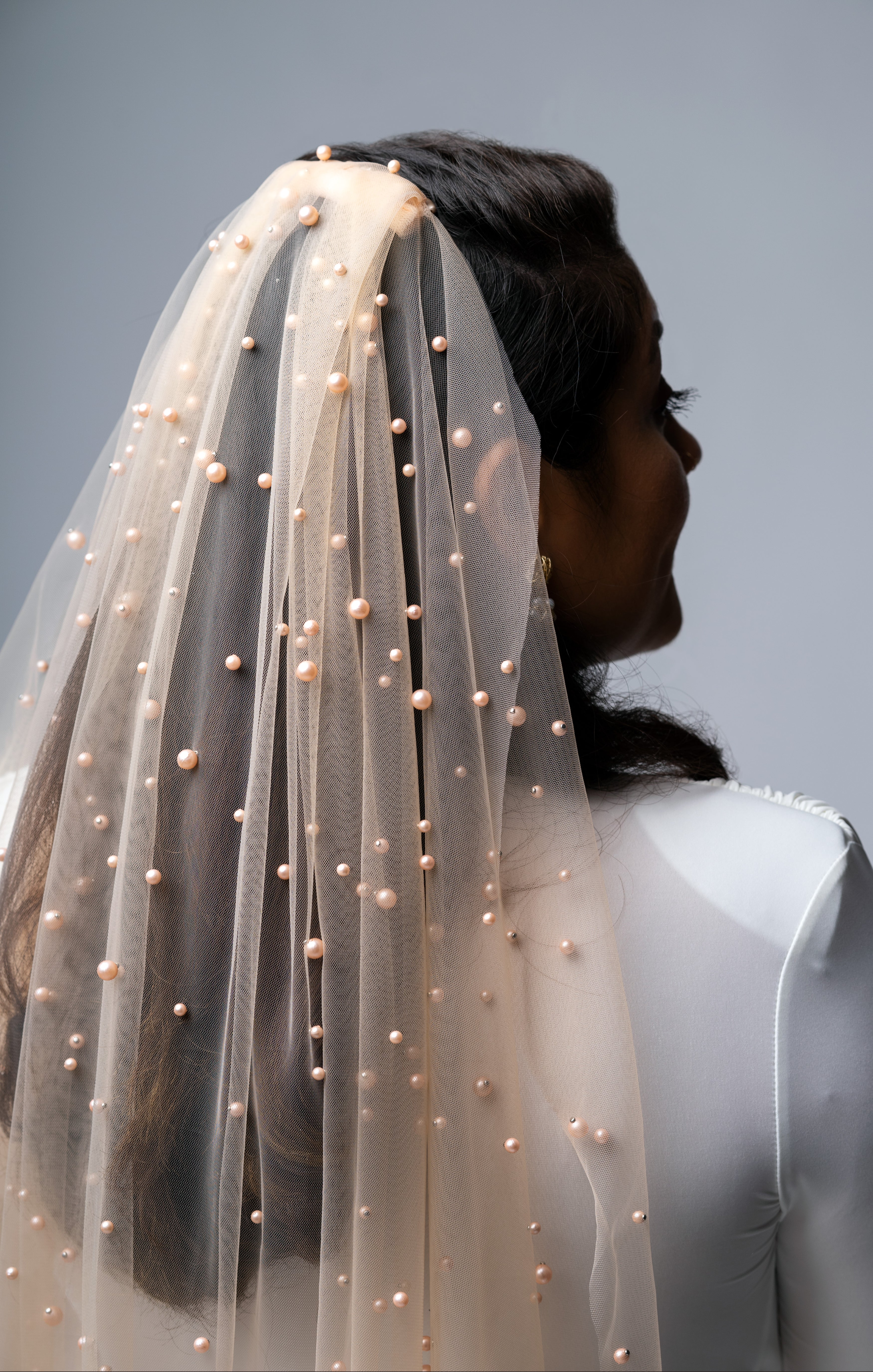 Dark Champagne Fingertip Veil With Pearls London De Sivar Dark Champagne Fingertip Veil With Pearls London De Sivar